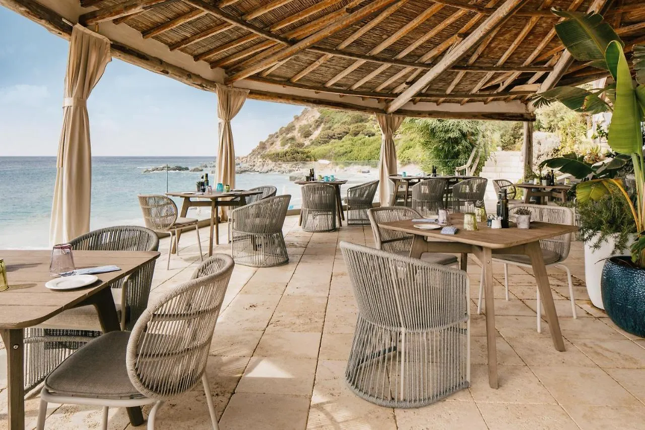 Otel Falkensteiner Resort Capo Boi Villasimius