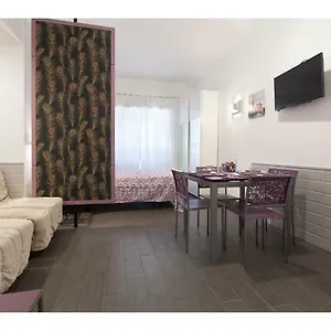 Apartament My Purple In The Center Of